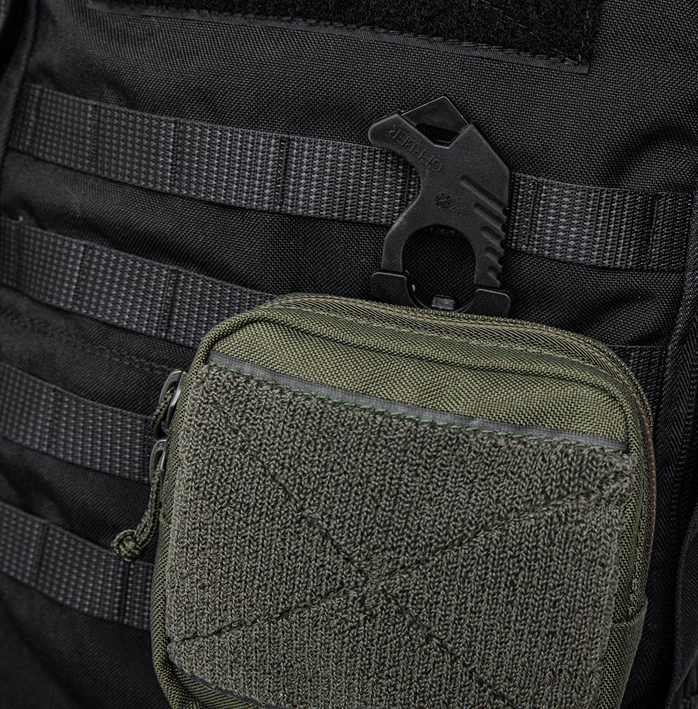 Fits behind pouches for a low profile and easy access.