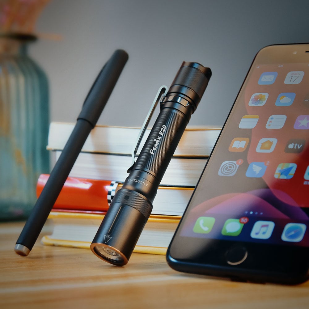 Fenix E20 V2.0 käsivalaisin