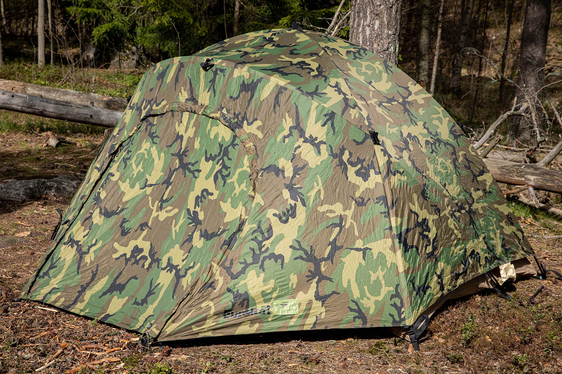 USMC Combat Tent, Two Man, Woodland, Surplus – Varusteleka