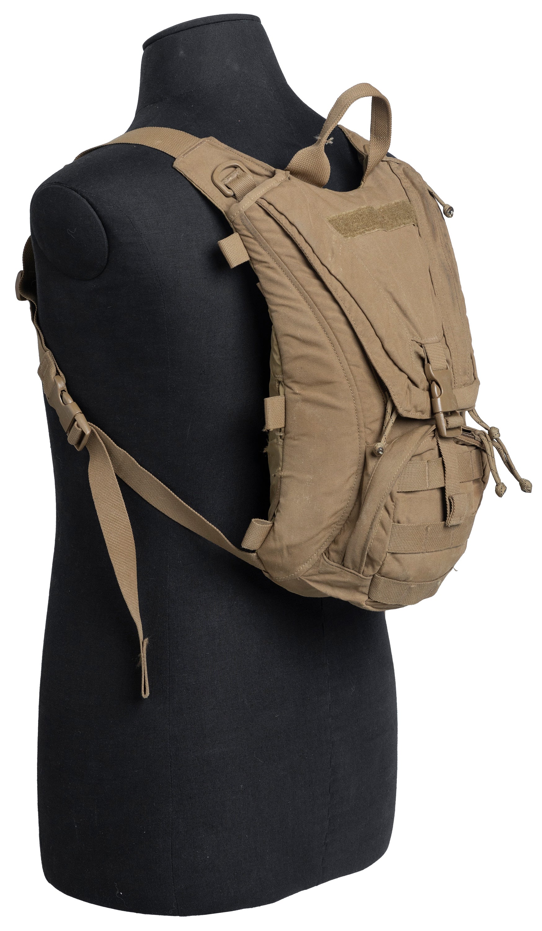 usmc_filbe_hydration_carrrier_coyote_surplus-066a39ccf6c104.jpg