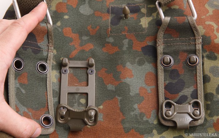 BW kaasunaamarilaukku, Flecktarn, kantohihnalla, ylijäämä