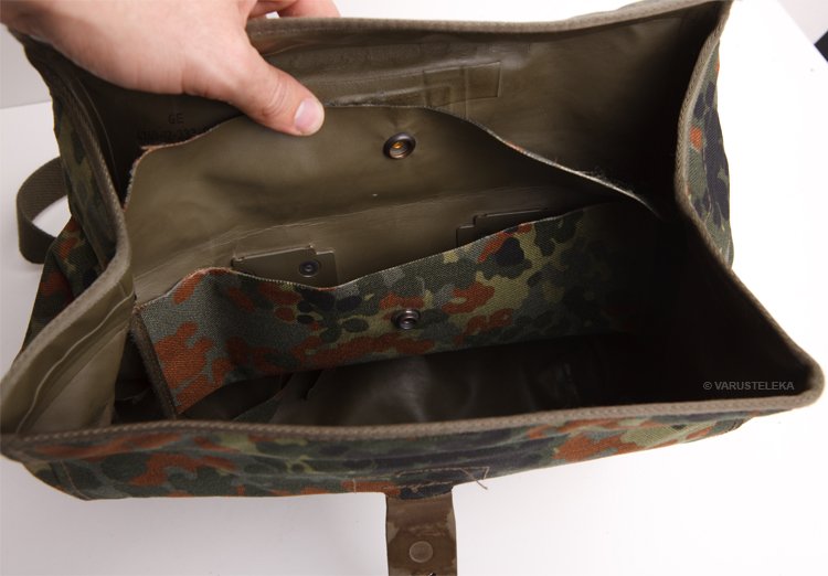 BW kaasunaamarilaukku, Flecktarn, kantohihnalla, ylijäämä