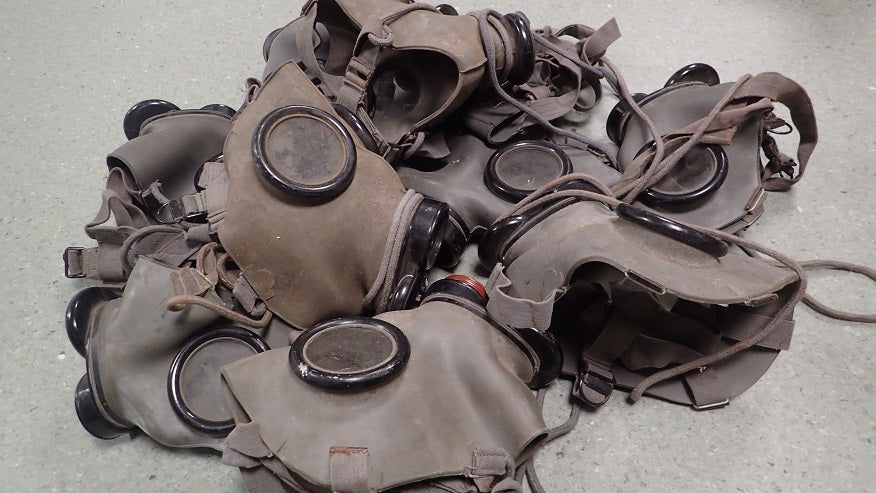 Czech FM-3d gas mask, surplus