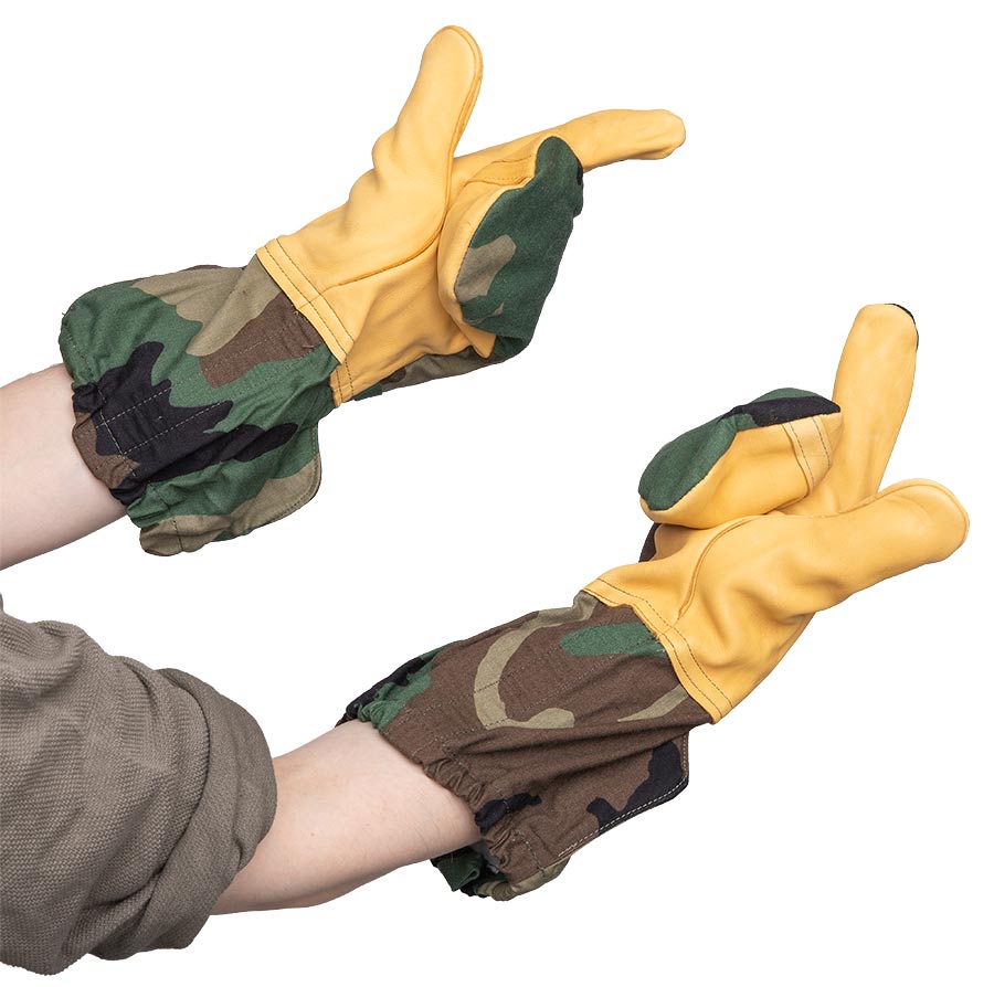 US M-1965 shell mittens with trigger finger, surplus