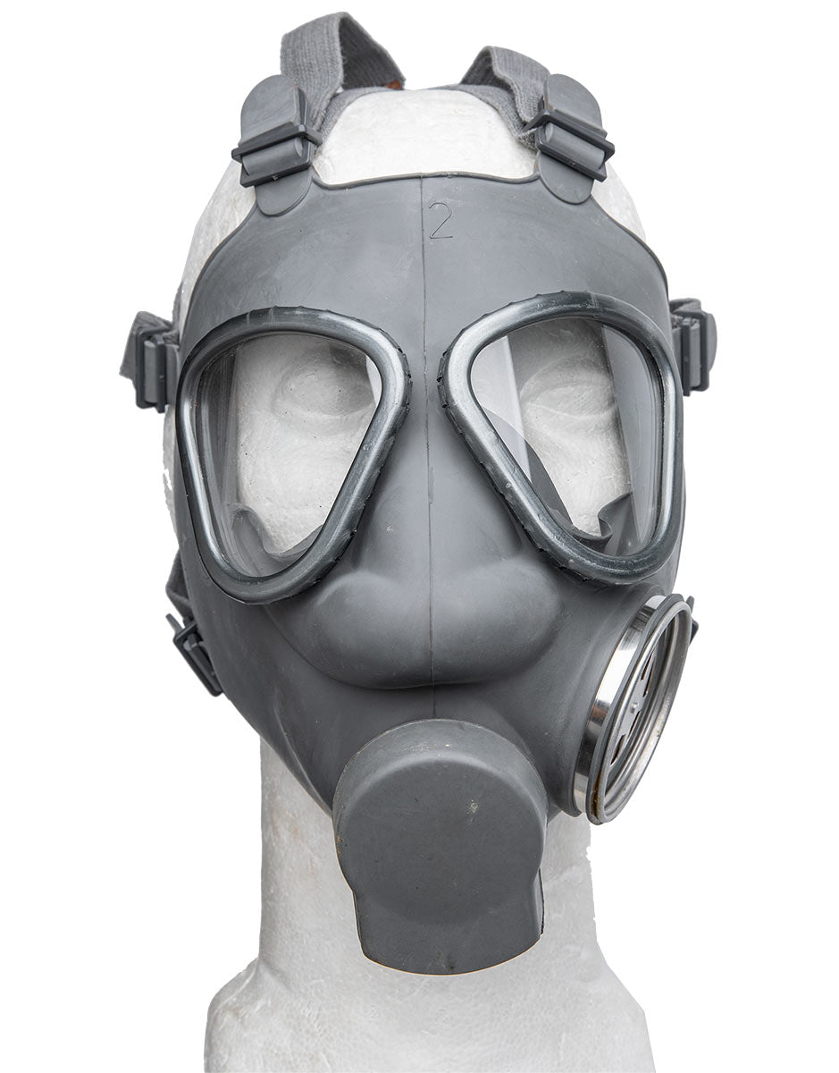 Finnish M/61 Gas Mask with Carrying Bag, Surplus