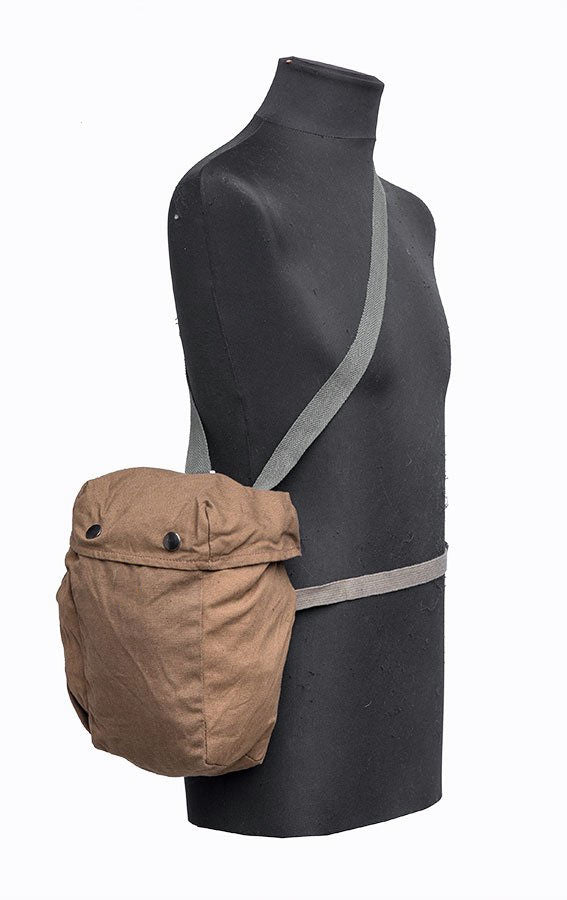 Finnish M/61 Gas Mask with Carrying Bag, Surplus