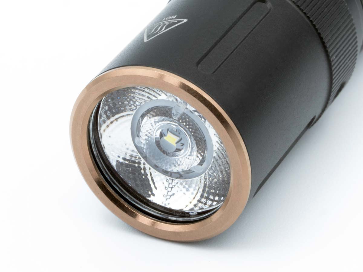 Fenix E12 V2.0 taskulamppu