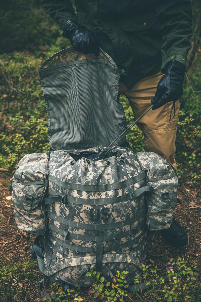 US MOLLE II rinkka rangalla ja sivutaskuilla, UCP, ylijäämä
