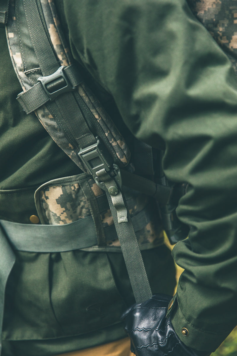 US MOLLE II rinkka rangalla ja sivutaskuilla, UCP, ylijäämä