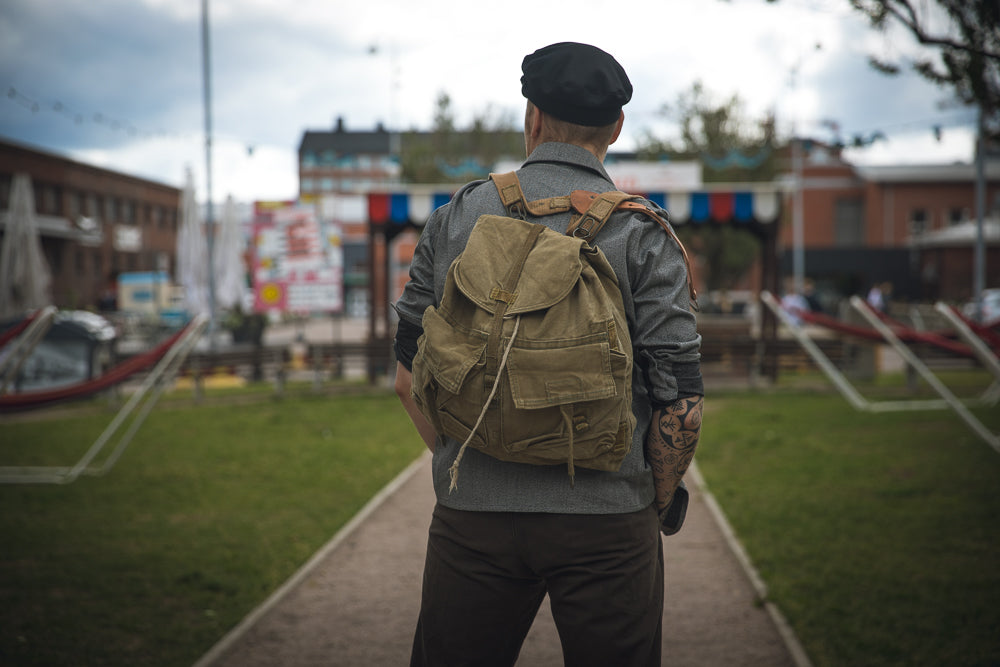 backpack-m60-cz-olive-with-canvas-strap-066cd73648b0bd.jpg
