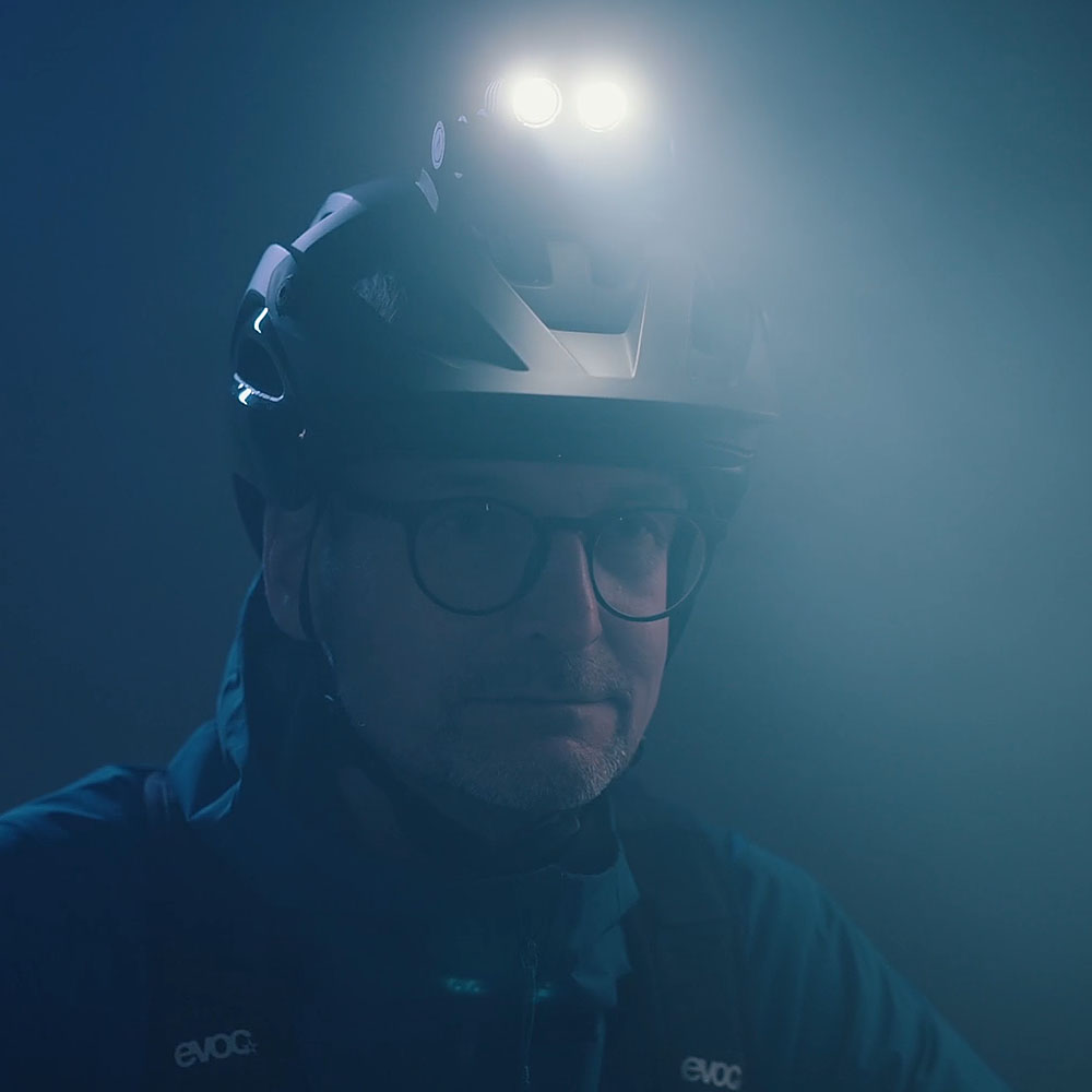 fenix_hm75r_superraptor_3_headlamp_1600lm-0667d04a9c0dac.jpg