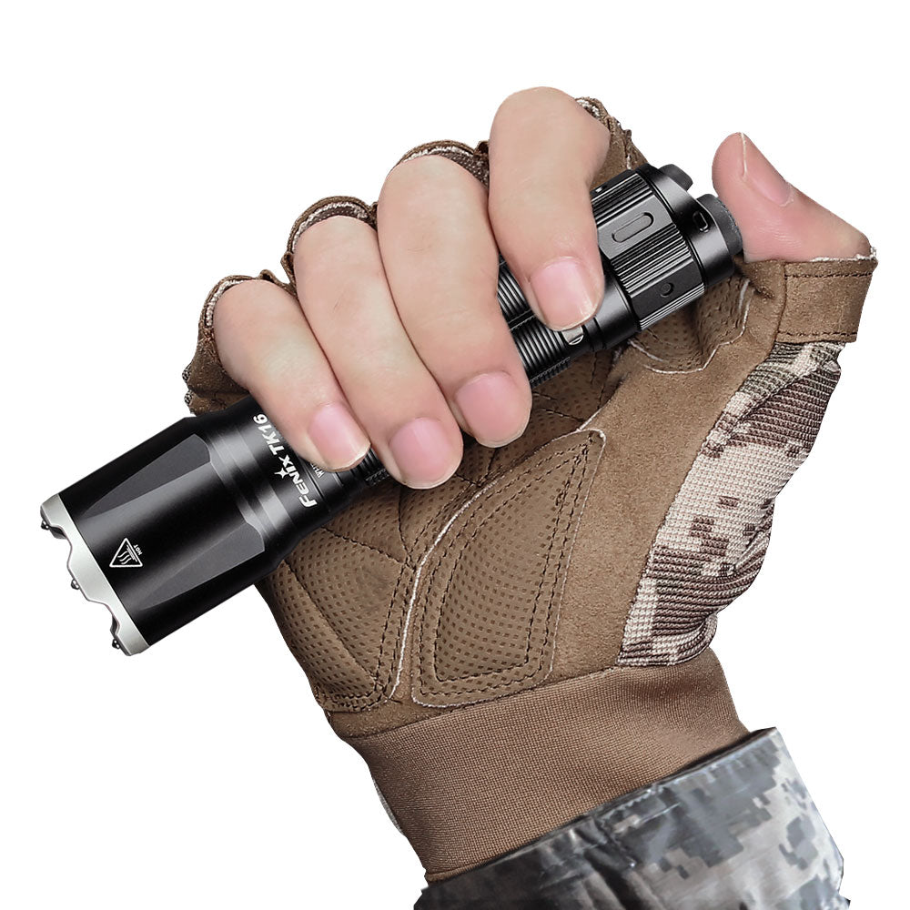 fenix_tk16r_v20_flashlight-0650aac70c9a66.jpg