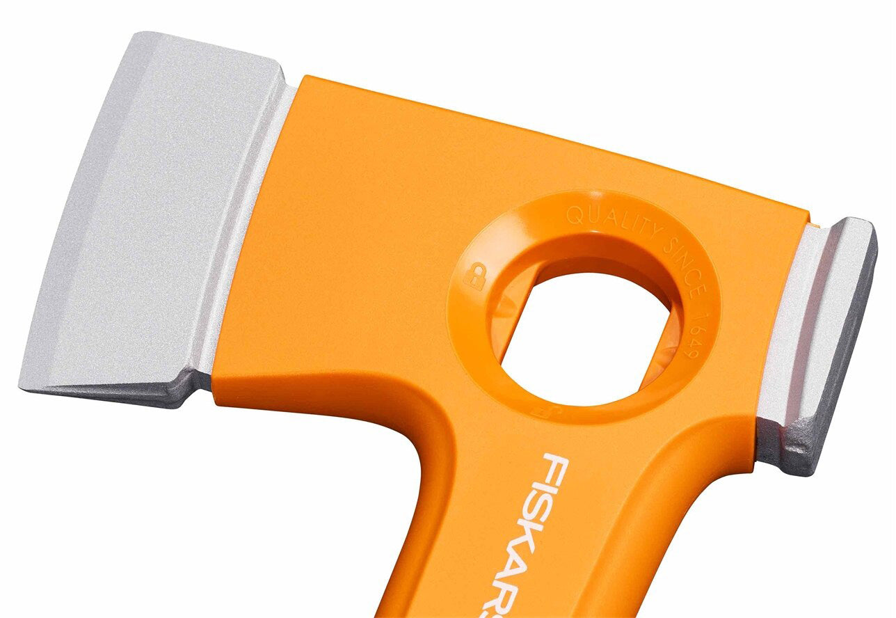 fiskars_x13_axe-065e196d154b33.jpg