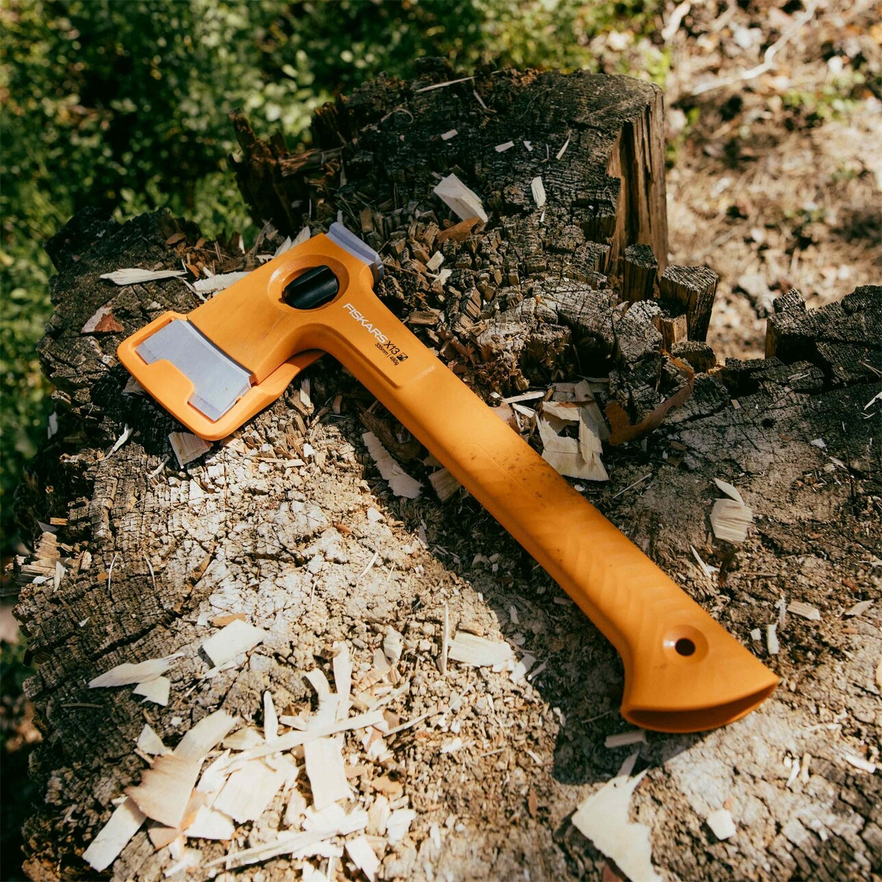 fiskars_x13_axe-065e196de29596.jpg
