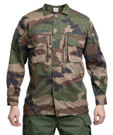 Warlike combat jacket or a relaxed outdoor jacket; you can decide.
