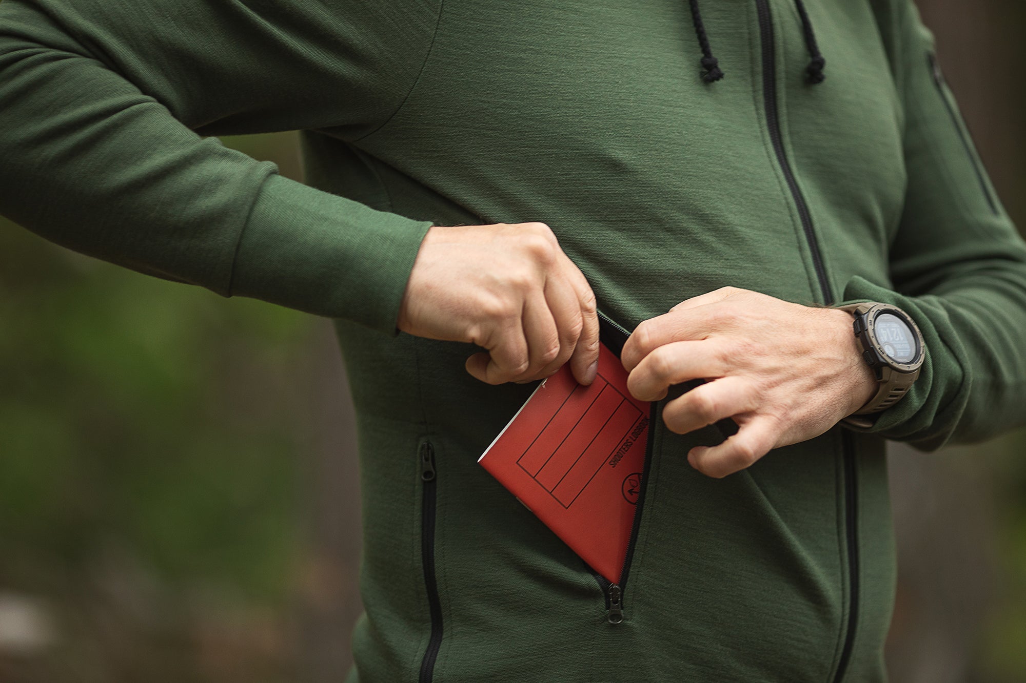 sarma_merino_wool_hoodie-06481c1df6f7f6.jpg