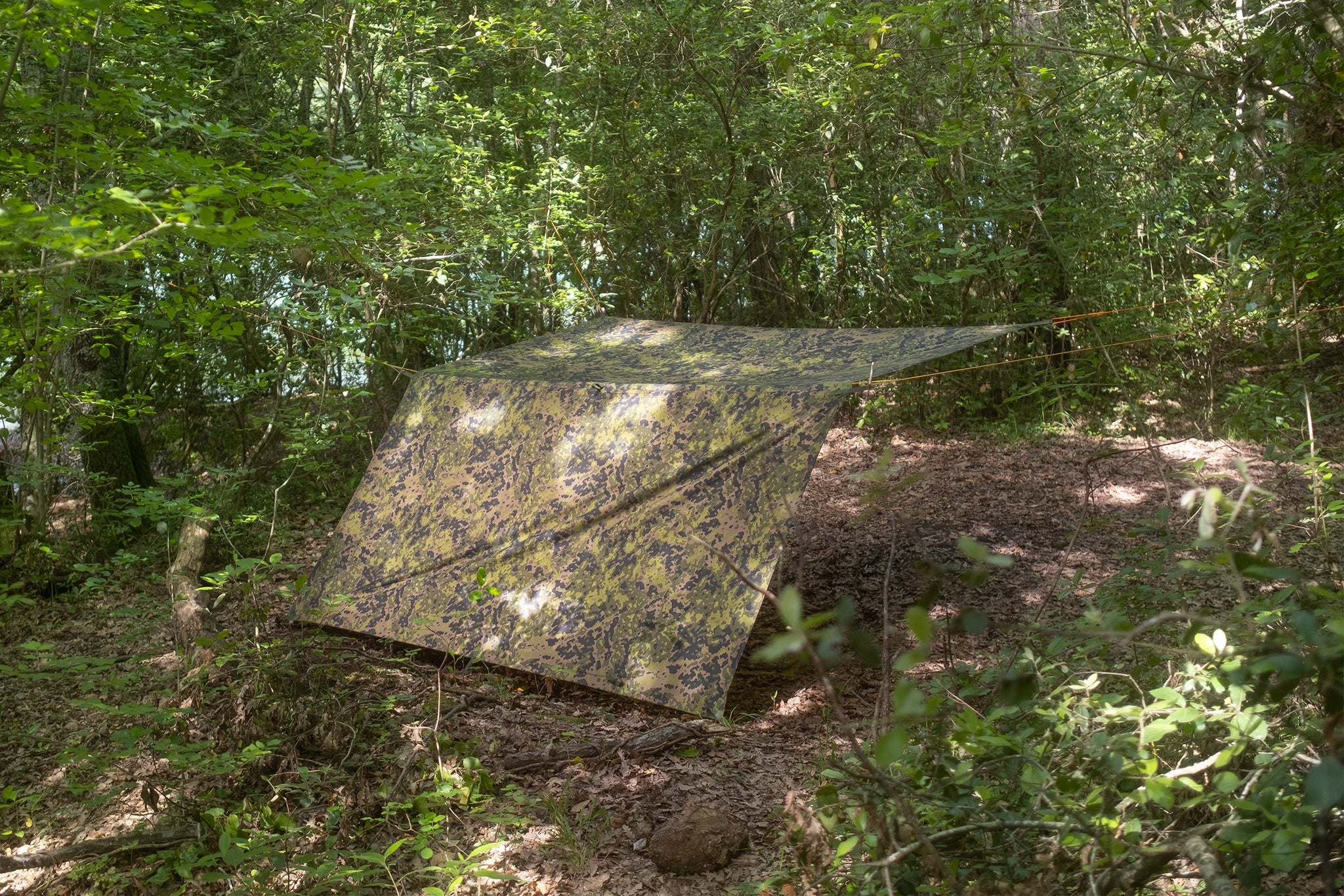 sarma_tst_tarp_m05_woodland_camo-0665dcbb7d8d2e.jpg