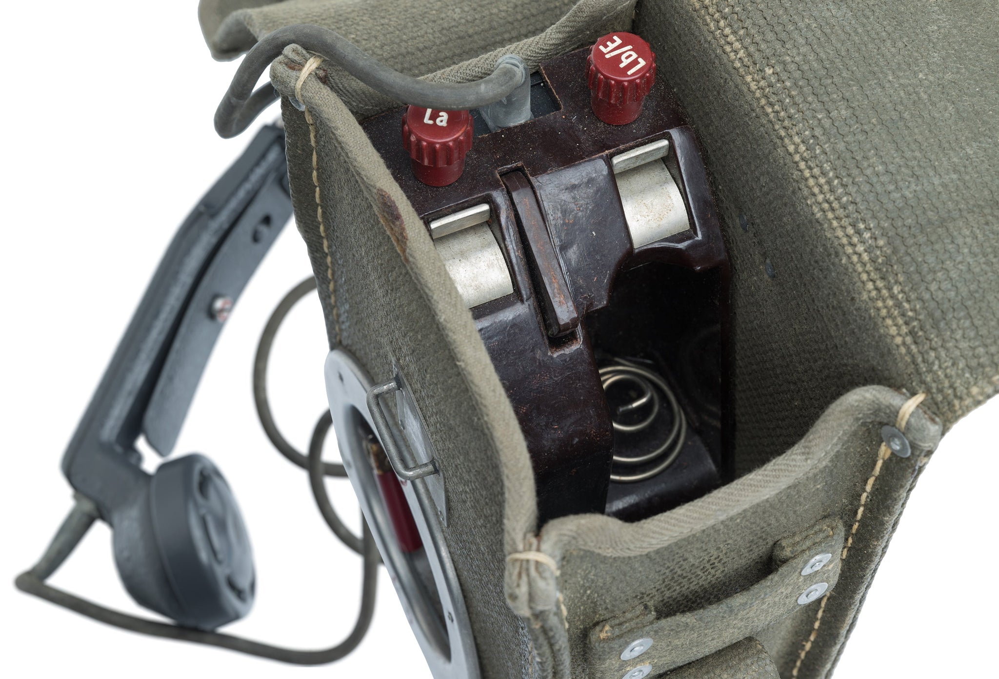 swiss_feldtelefon_50_field_telephone_surplus-065e5b52d1ec5c.jpg