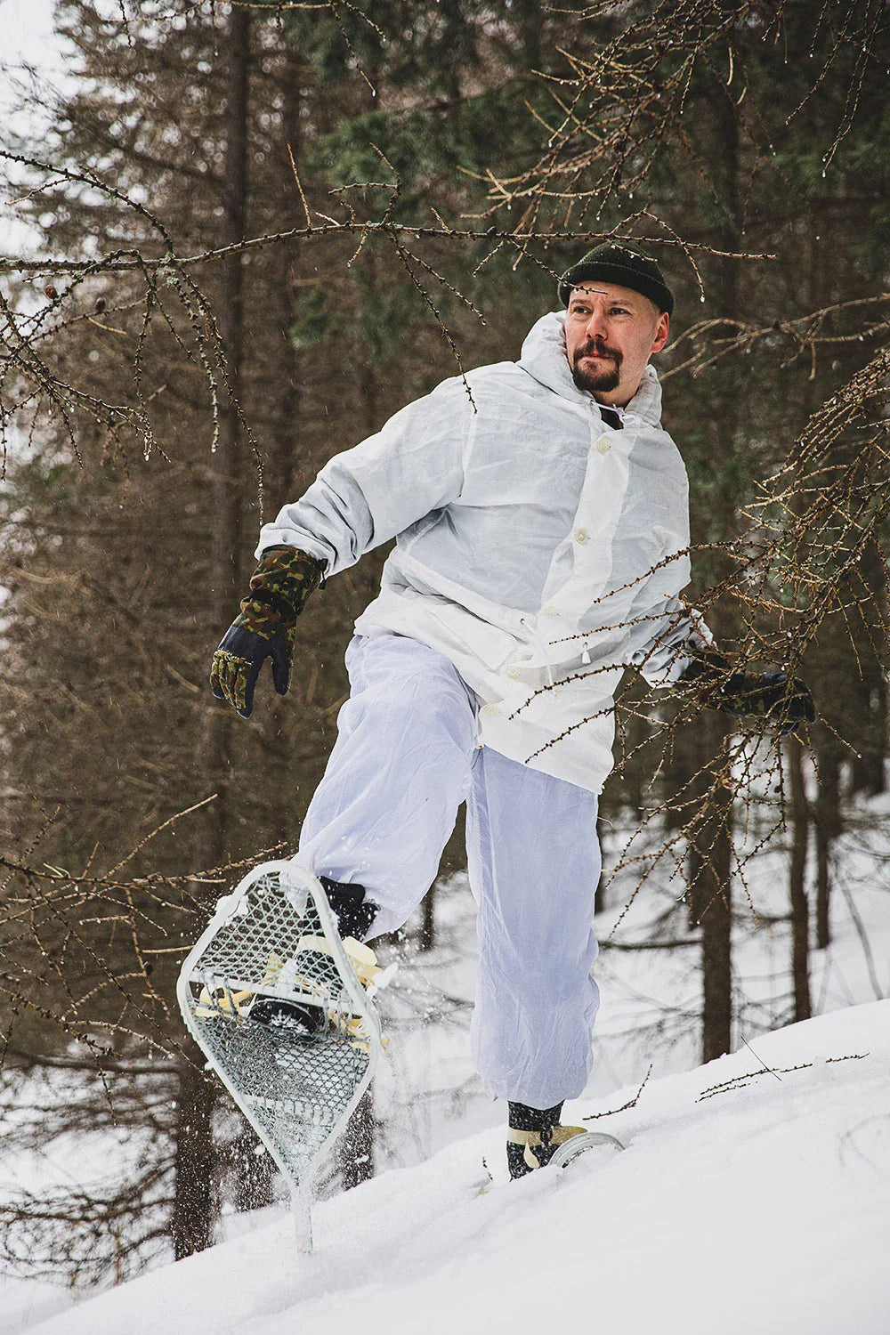 us-magnesium-snowshoes-with-bindings-surplus-0674f082fa308e.webp