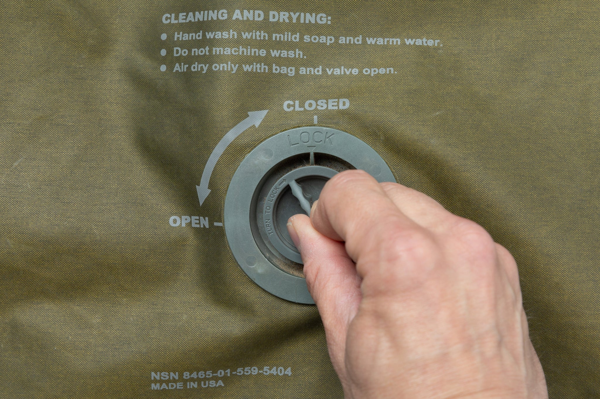 us_waterproof_macs_sack_65_l_green_surplus-0650302e8d30df.jpg