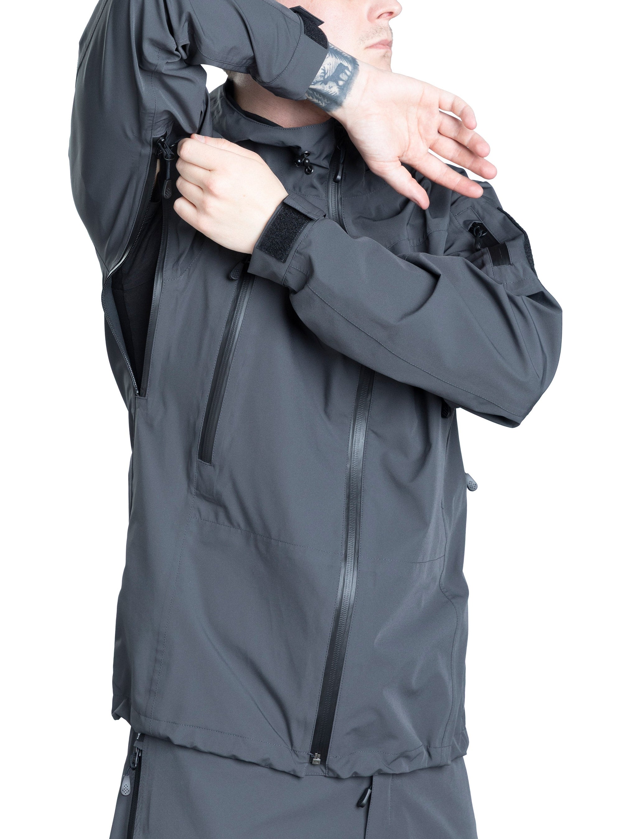 varusteleka-hardshell-jacket-gray-0685bafb67a900.jpg