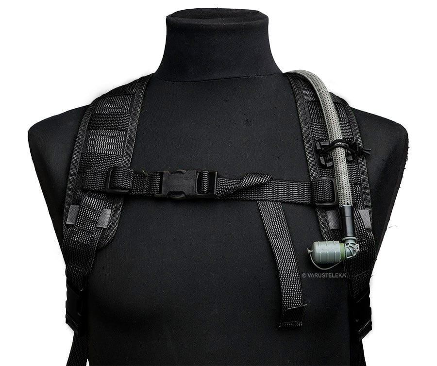 varusteleka-sternum-strap-black-067eb9b45ec9fa.jpg