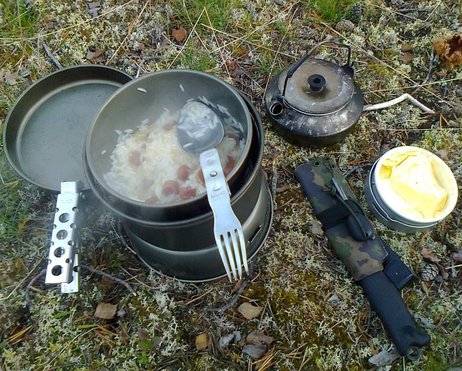 Trangia tositoimissa, kuvassa malli 27-1HA.