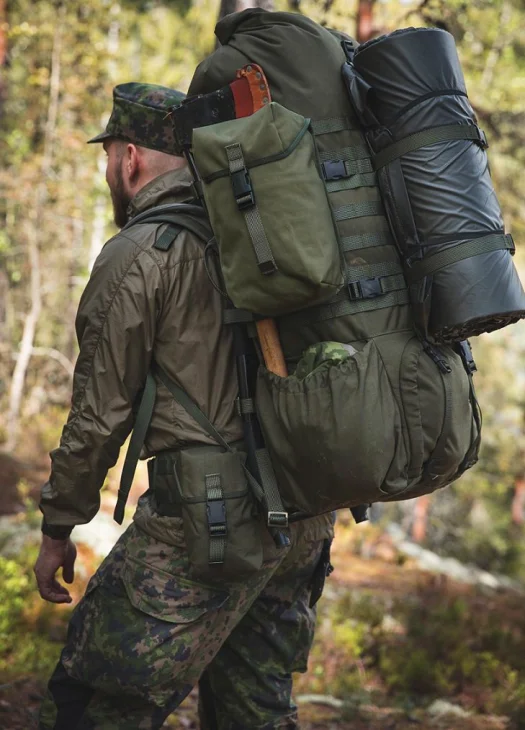 A GP pouch M attached to the hip belt of the RP80 recon pack. A GP pouch XL has been attached to the side of the pack.