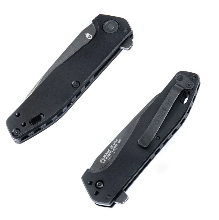 The pocket clip can be installed in three different points.