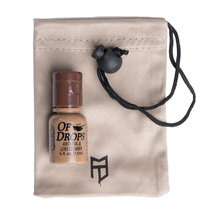 The package includes a bottle of anti-fog and a microfiber cleaning cloth/carrying pouch.