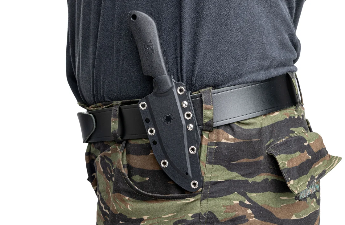 The adjustable sheath enables a wide range of carrying options.