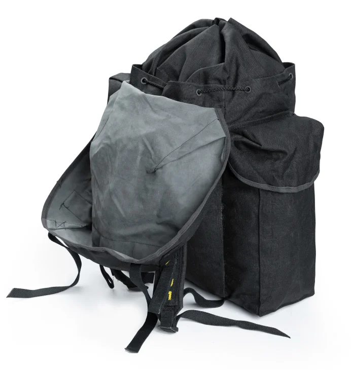 The opening has a drawstring closure at two levels, so overpacking is very easy when needed. 