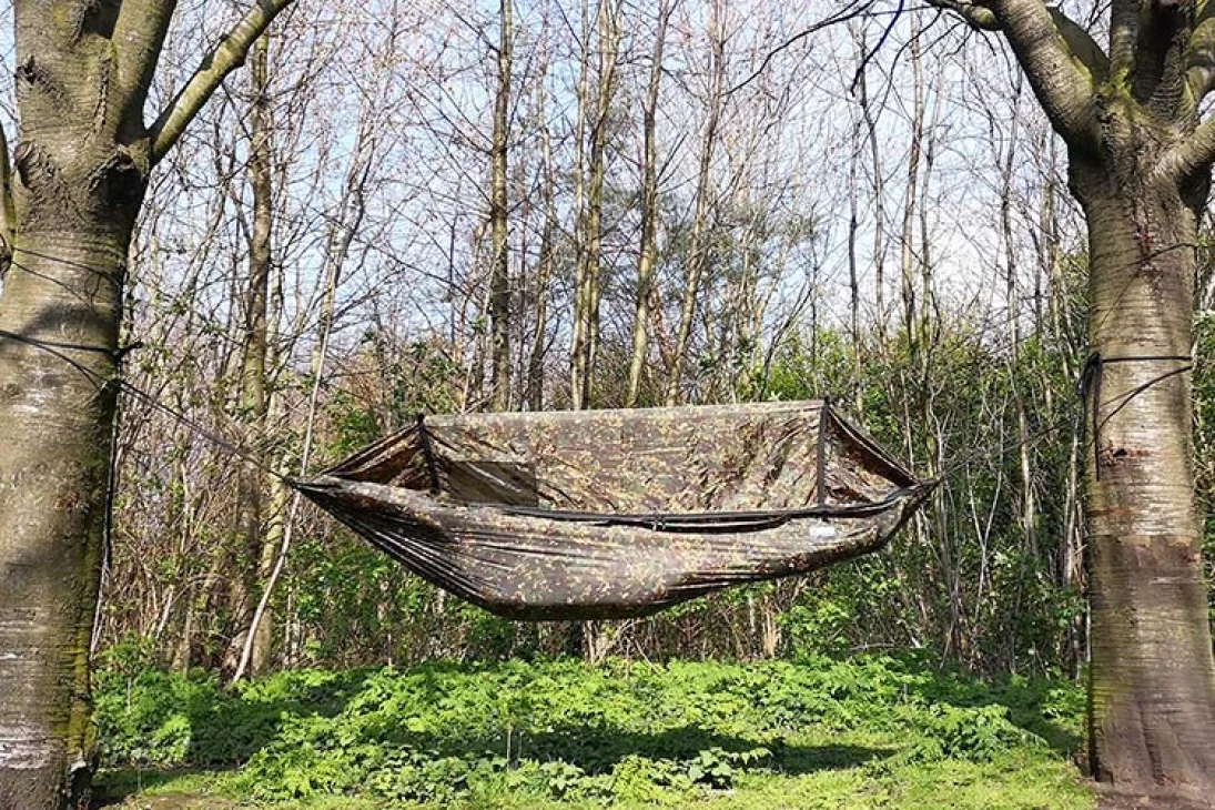 Pretty much like the Frontline hammock but instead of the mosquito net cover, you get a camo cover with mosquito net windows.