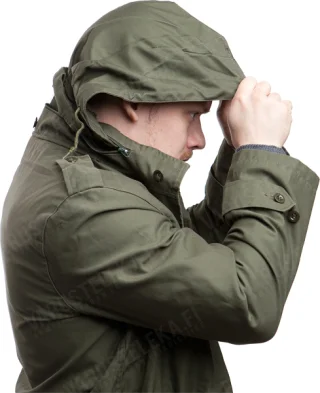 A simple hood can be conjured out of the collar.