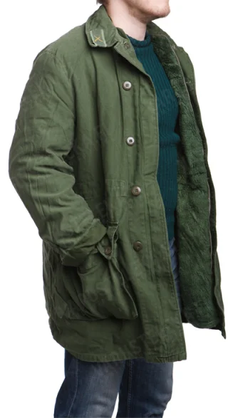 Our model's measurements are 175 / 96 cm, with size C46 (170-178 / 88-92 cm) parka worn. Yes, these are oversized.