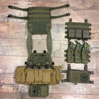 The PC18 is compatible with numerous "swiftclip" chest rigs and placards.