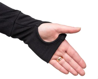 Long sleeves with thumbholes