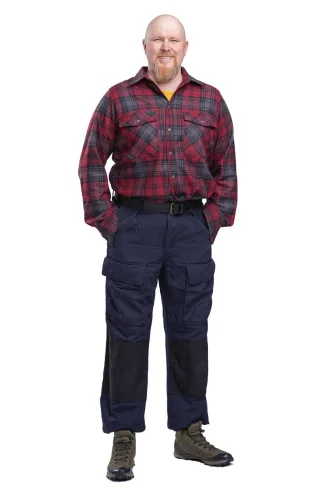 The model in the picture is 183 cm tall and weighs 92 kg. His waist is a bit under 100 cm. He is wearing the size 55 pants.