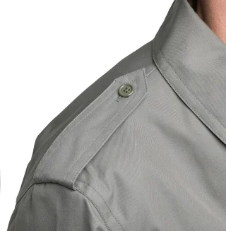 Button-type epaulettes.