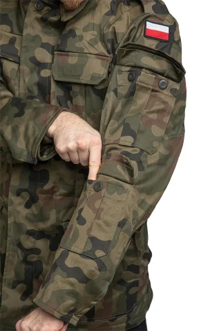 Sleeve pockets on both sides. The left side has an extra pocket.