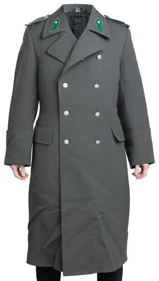 The details of the coats vary to some extent. The product description tells you more.