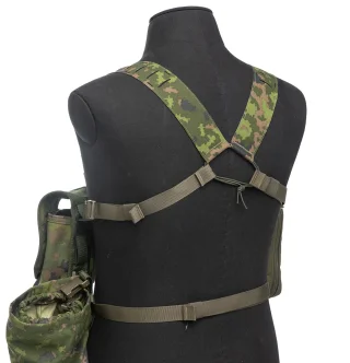 The straps in the rear attach to the sidemost pouches. Comes with a waist strap and Split-Bar buckles. 