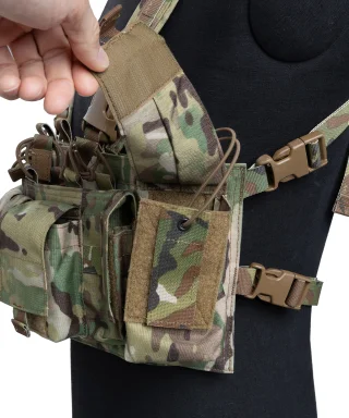 GP/radio pouch with a flap and adjustable retention.