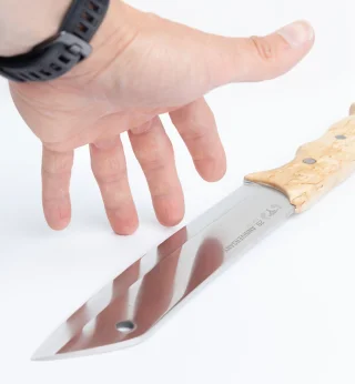 High-quality stainless steel blade.