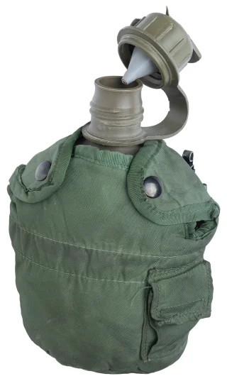 The canteen may have this gas mask-friendly Type 2 cap or the regular Type 1 cap. Both work equally well in normal gas mask-free use.