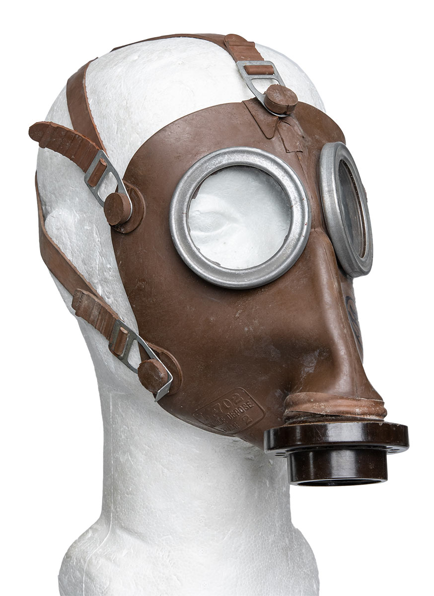 Belgian L.702 Gas Mask with Carrying Canister, Surplus - Varusteleka