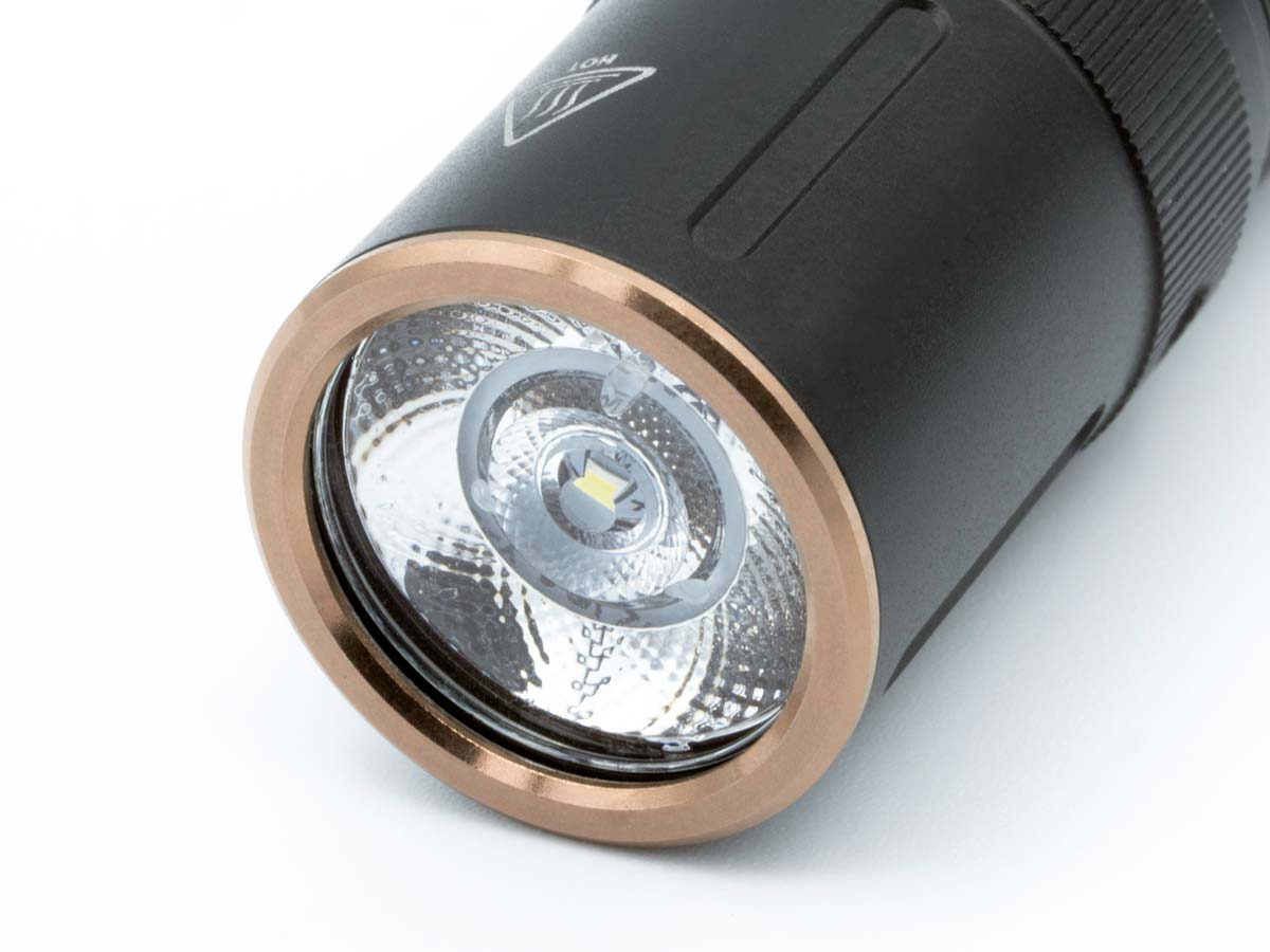 Fenix E12 V2.0 flashlight - Varusteleka